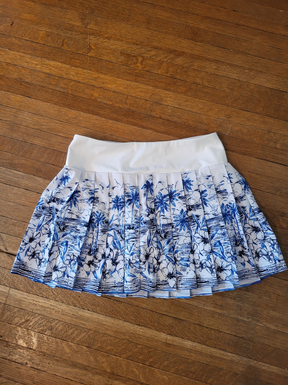 Tommy Bahama White and Blue Tropical Pleated Skater Skort
